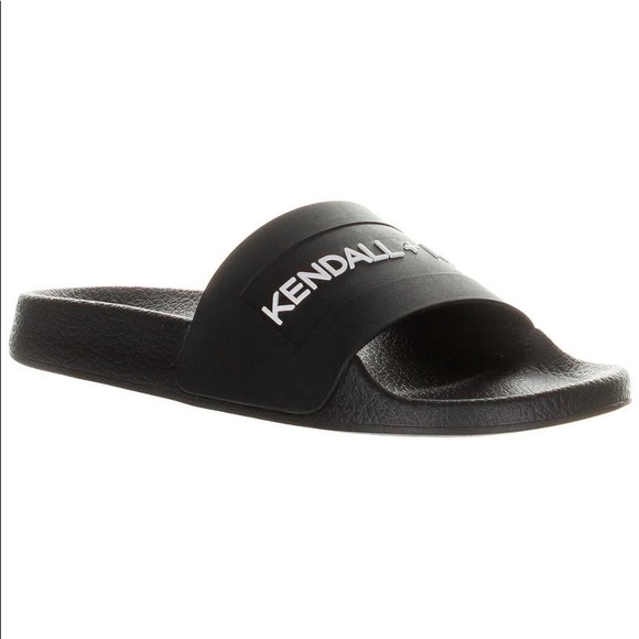Black Kendall & Kylie slides - Picture 3 of 5